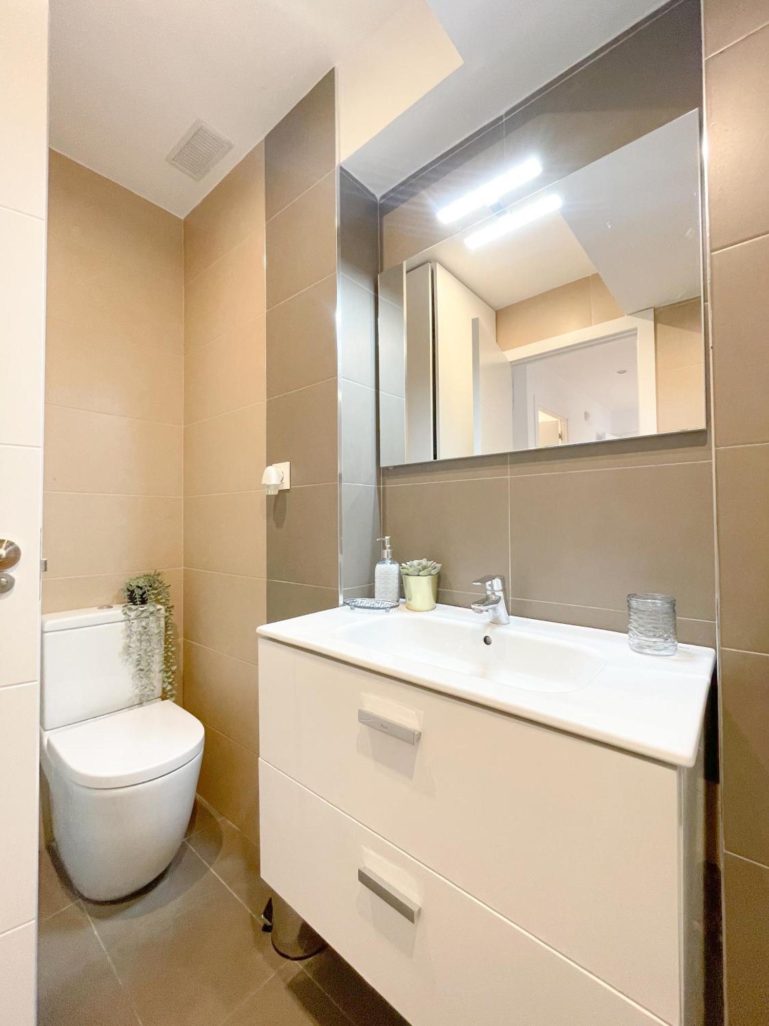 מאלגה Moderno Apartamento Plz De La Merced מראה חיצוני תמונה